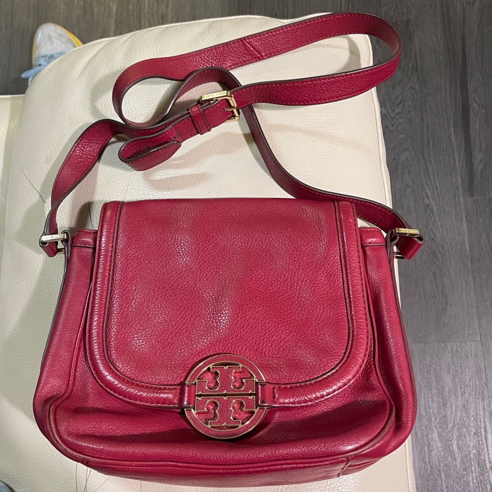 ❌❌SOLD❌❌ Tory Burch Red Crossbody Bag in GUC